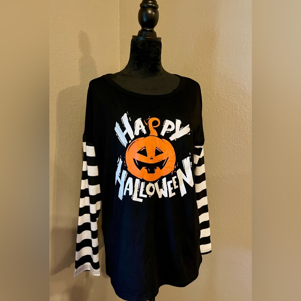 HAPPY HALLOWEEN STRIPPED BLACK &WHITE Size LARGE
